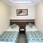 West Park מלון 4*