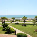 West Park Hotel 4*