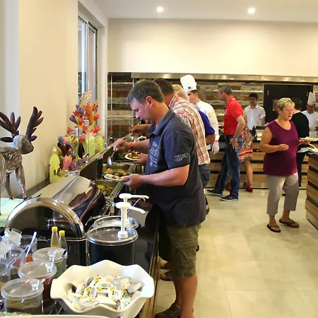 West Park ホテル 4*